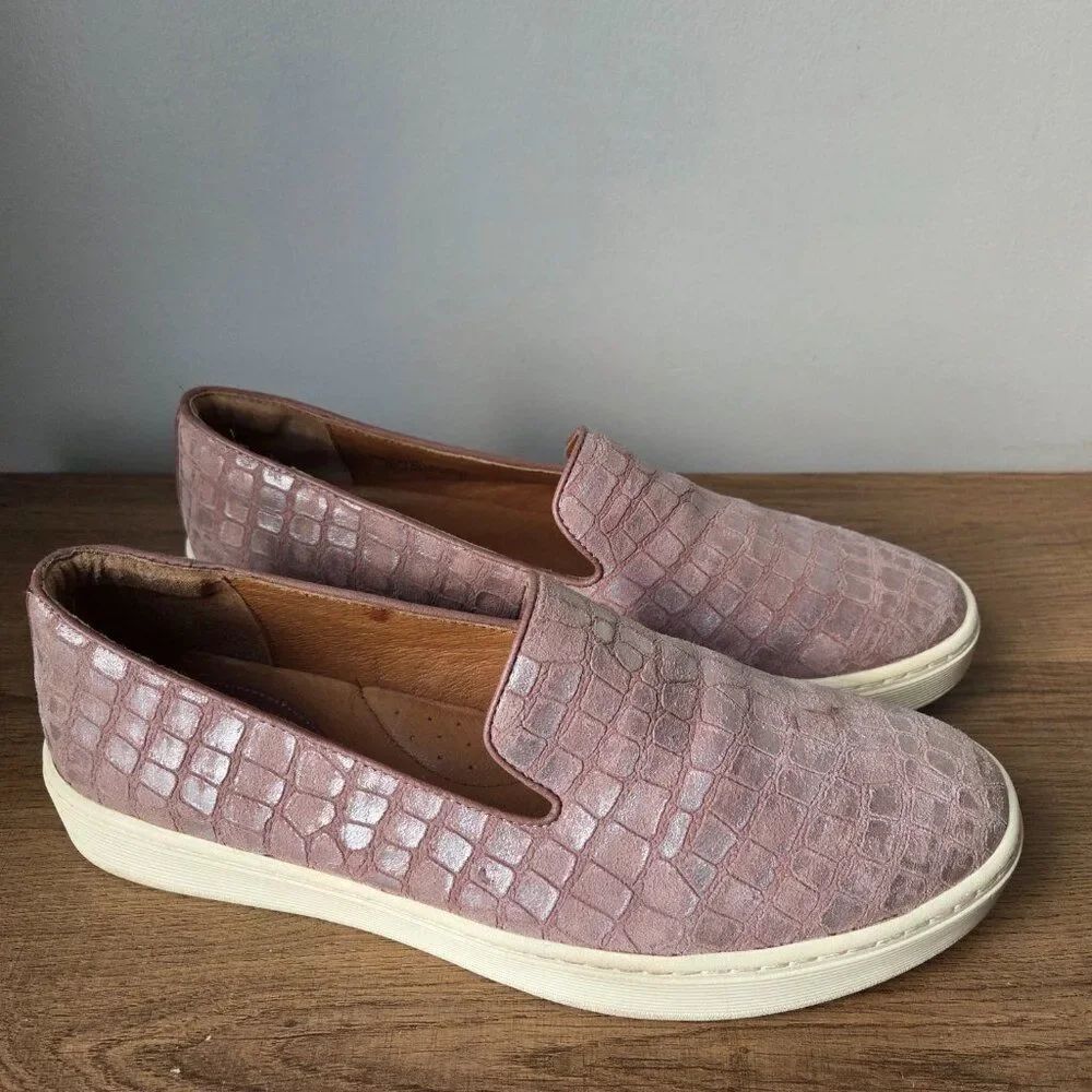 EUC SOFFT GENUINE LEATHER LIGHT PINK MOCK CROC PATTERN LOAFERS SIZE 10 WMNS